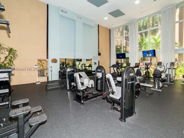 2-bedroom condo for sale in Sunny Isles Beach - 17100 N Bay Rd 1107 - MondialRealty