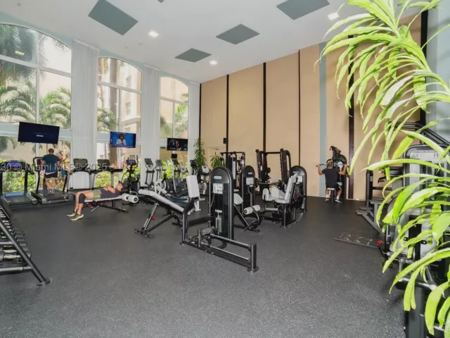 2-bedroom condo for sale in Sunny Isles Beach - 17100 N Bay Rd 1107 - MondialRealty