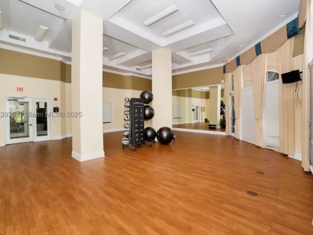 2-bedroom condo for sale in Sunny Isles Beach - 17100 N Bay Rd 1107 - MondialRealty