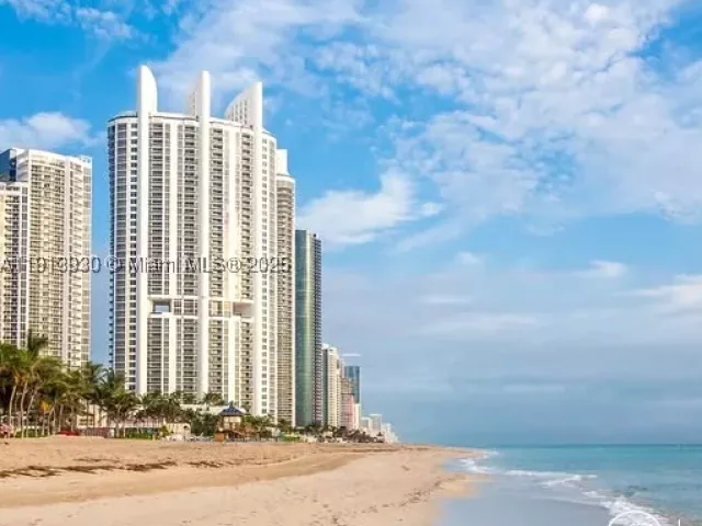 2-bedroom condo for sale in Sunny Isles Beach - 17100 N Bay Rd 1107 - MondialRealty