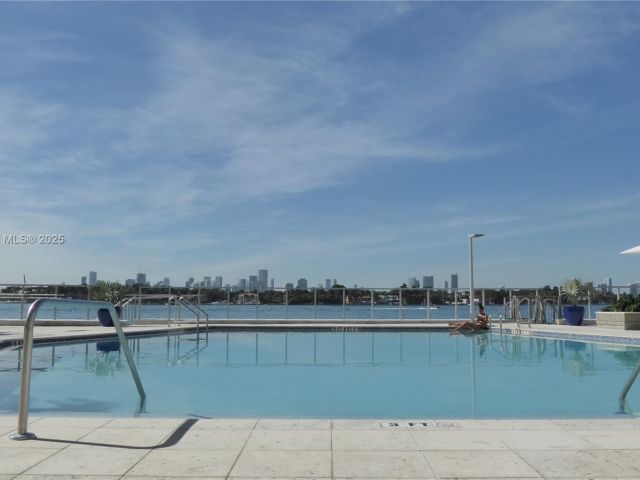 condo for rent in Miami Beach - 800 West Ave 924 - MondialRealty
