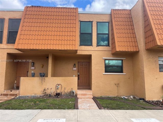 Home for rent at 9113 Limetree Ln 170 - photo 7453797