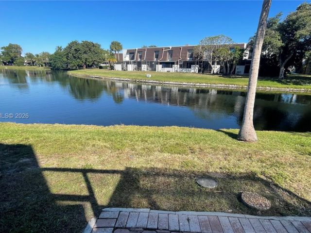 Home for rent at 9113 Limetree Ln 170 - photo 7453799