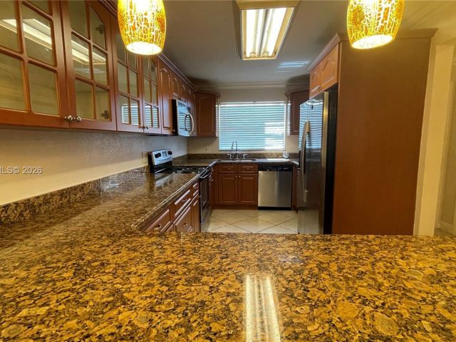 Home for rent at 9113 Limetree Ln 170 - photo 7453802