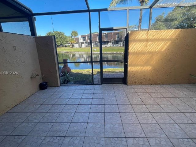 Home for rent at 9113 Limetree Ln 170 - photo 7453805