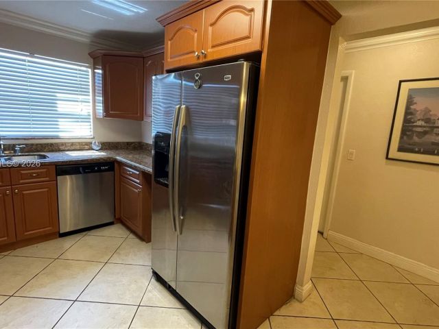 Home for rent at 9113 Limetree Ln 170 - photo 7453812