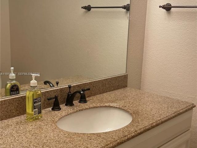 Home for rent at 9113 Limetree Ln 170 - photo 7453814