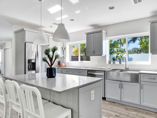 Home for rent at 1299 SW 9th Street - photo 6830391