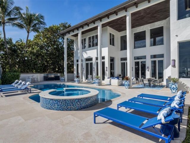 Home for sale at 733 N Ocean Boulevard - photo 6827461