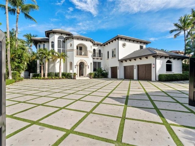 Home for sale at 733 N Ocean Boulevard - photo 6827464