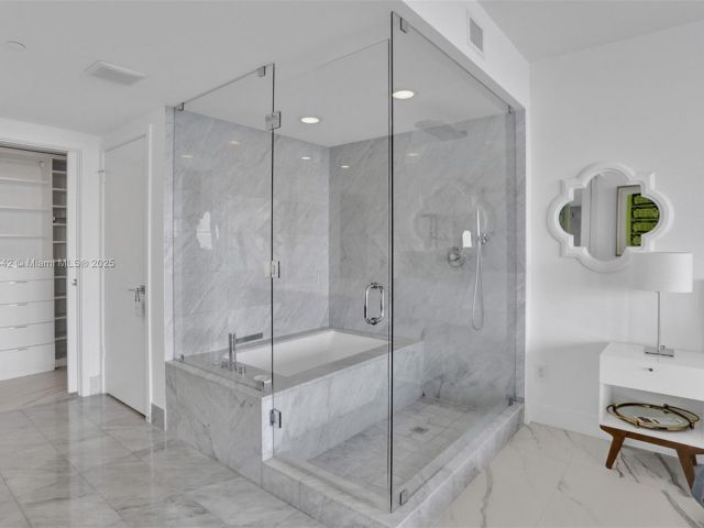 Apartment for rent  Unit #403 - photo 6805209