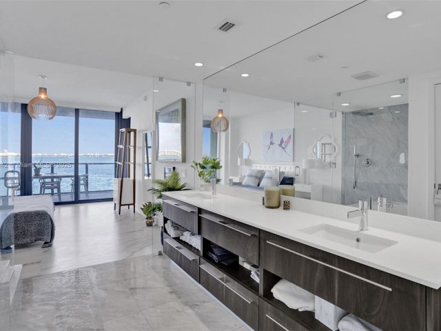 Apartment for rent  Unit #403 - photo 6805211