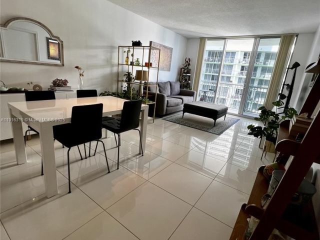 1-bedroom condo for sale in Miami - 1750 N Bayshore Dr 3505 - MondialRealty