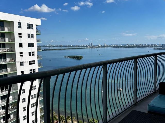 1-bedroom condo for sale in Miami - 1750 N Bayshore Dr 3505 - MondialRealty
