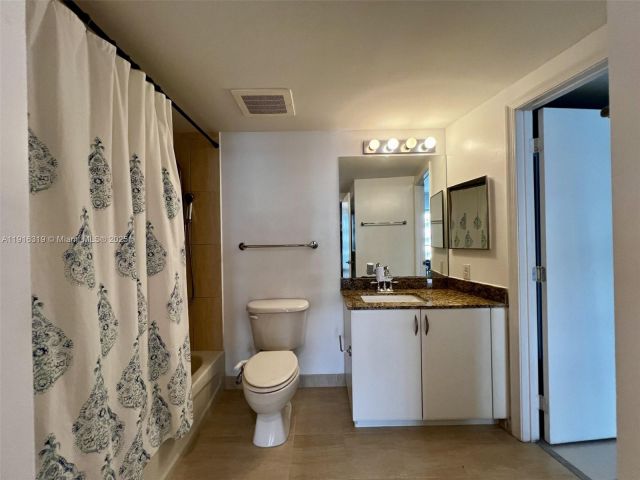 1-bedroom condo for sale in Miami - 1750 N Bayshore Dr 3505 - MondialRealty