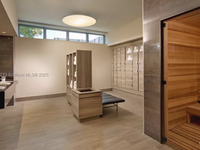 2-bedroom condo for sale in North Miami Beach - 17301 Biscayne Blvd 811 - MondialRealty