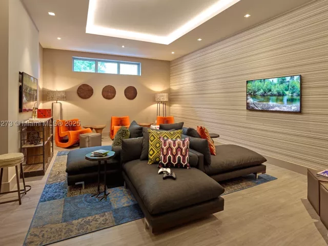 2-bedroom condo for sale in North Miami Beach - 17301 Biscayne Blvd 811 - MondialRealty