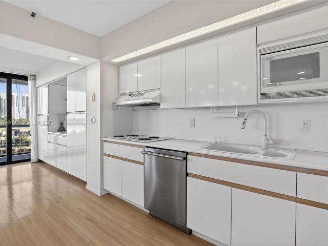 Apartment for sale  Unit #5J - photo 6816883