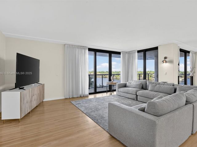 Apartment for sale  Unit #5J - photo 6816888