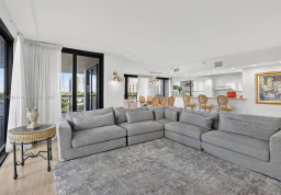 Apartment #5J at Turnberry Isle