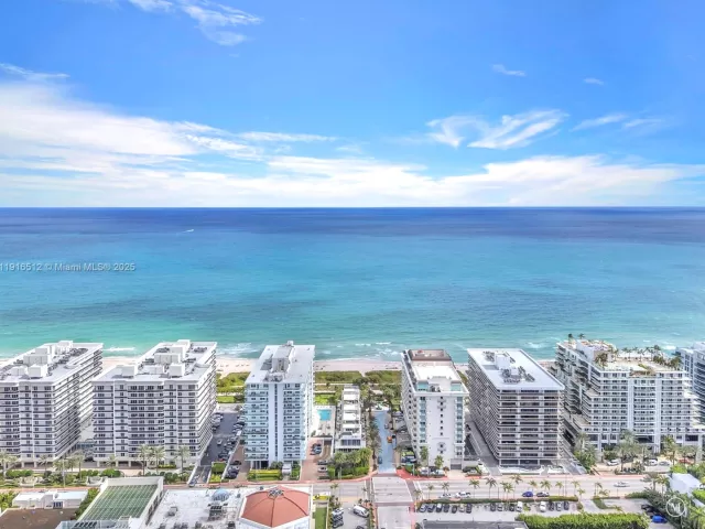 4-bedroom home for rent in Surfside - 9501 Collins Ave 1 - MondialRealty