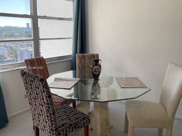 1-bedroom condo for sale in Sunny Isles Beach - 301 174th St 1605 - MondialRealty