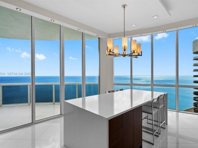 Apartment for sale  Unit #4001 - photo 6812755