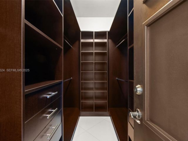 Apartment for sale  Unit #4001 - photo 6923372