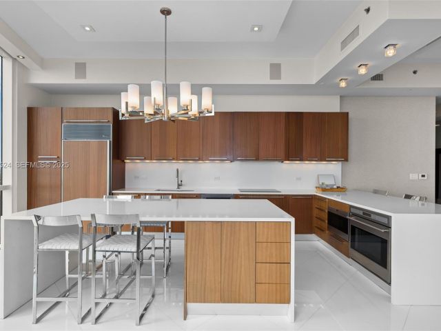 Apartment for sale  Unit #4001 - photo 6923376