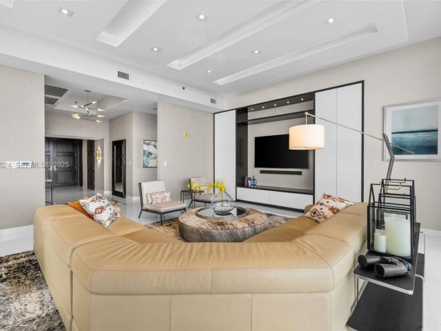 Apartment for sale  Unit #4001 - photo 6923377