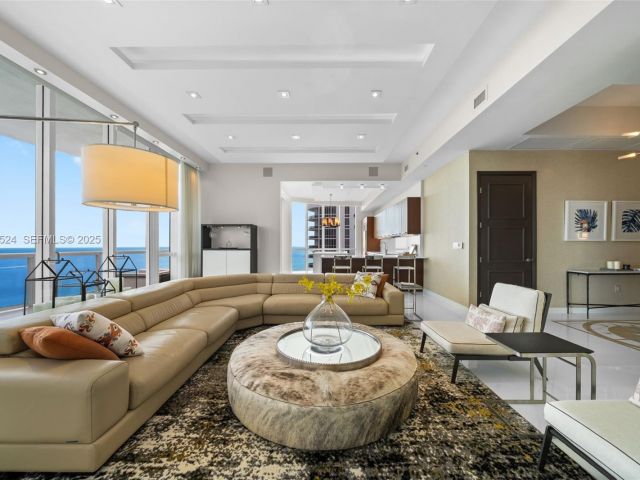 Apartment for sale  Unit #4001 - photo 6923378