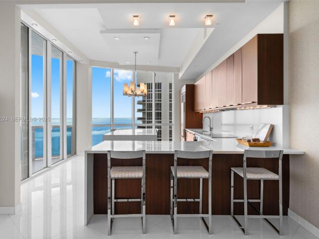 Apartment for sale  Unit #4001 - photo 6923379