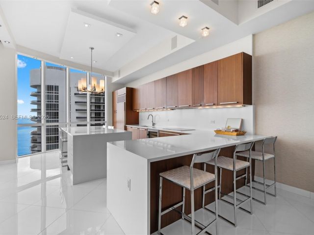 Apartment for sale  Unit #4001 - photo 6923380