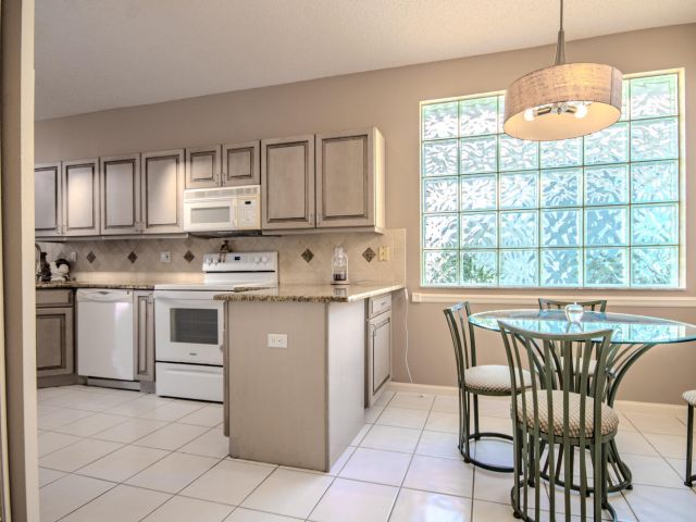 Home for sale at 1019 Lytham Court - photo 6833054