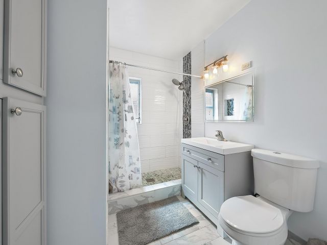 Home for rent at 135 E 28th Street - photo 6808081