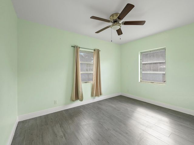 Home for rent at 135 E 28th Street - photo 6808082