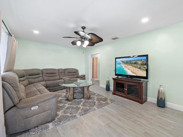 Home for rent at 135 E 28th Street - photo 6808086