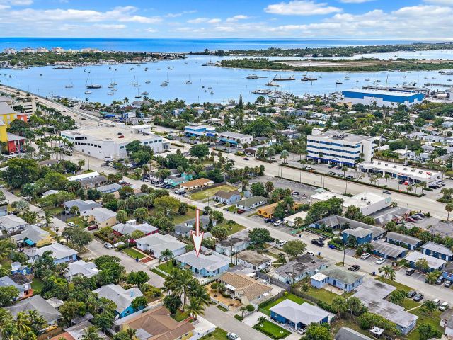 Home for rent at 135 E 28th Street - photo 6808091