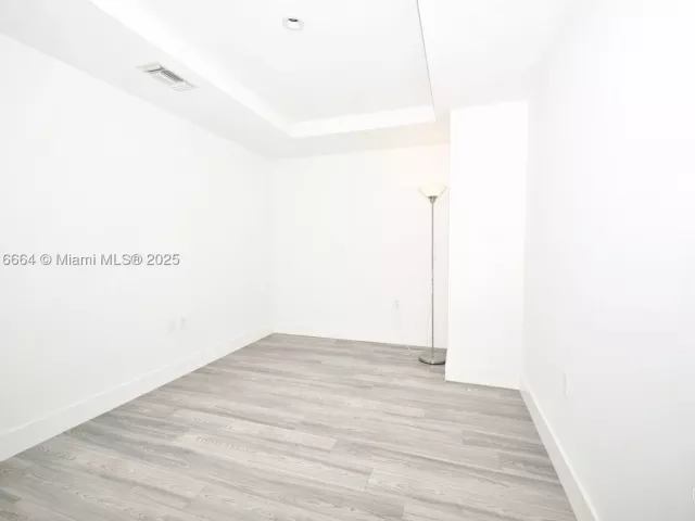 1-bedroom condo for sale in Miami - 45 SW 9th St 1504 - MondialRealty