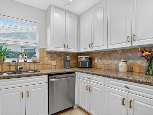 Home for sale at 501 SW 1st Street - photo 6814333