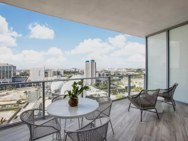 1-bedroom condo for sale in Miami - 851 NE 1ST Ave 1810 - MondialRealty