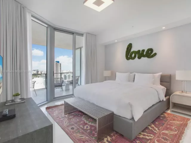 1-bedroom condo for sale in Miami - 851 NE 1ST Ave 1810 - MondialRealty