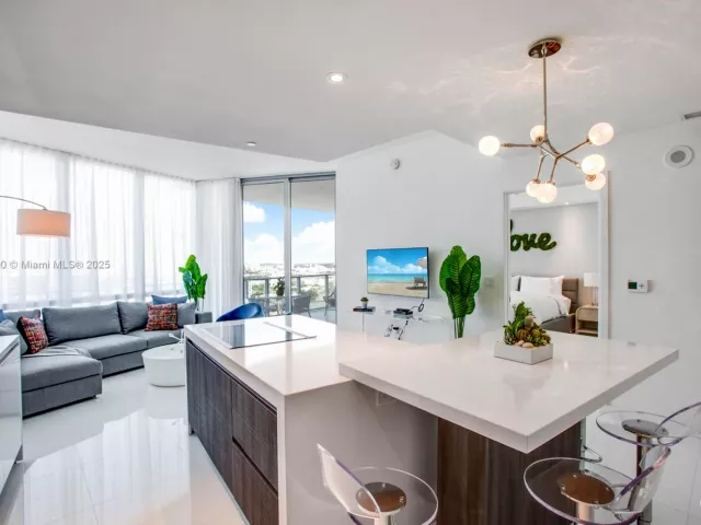 1-bedroom condo for sale in Miami - 851 NE 1ST Ave 1810 - MondialRealty