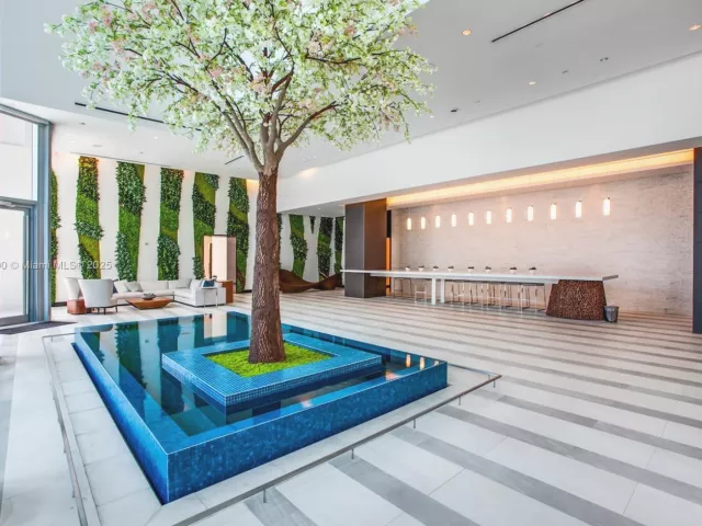 1-bedroom condo for sale in Miami - 851 NE 1ST Ave 1810 - MondialRealty