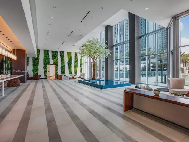 1-bedroom condo for sale in Miami - 851 NE 1ST Ave 1810 - MondialRealty