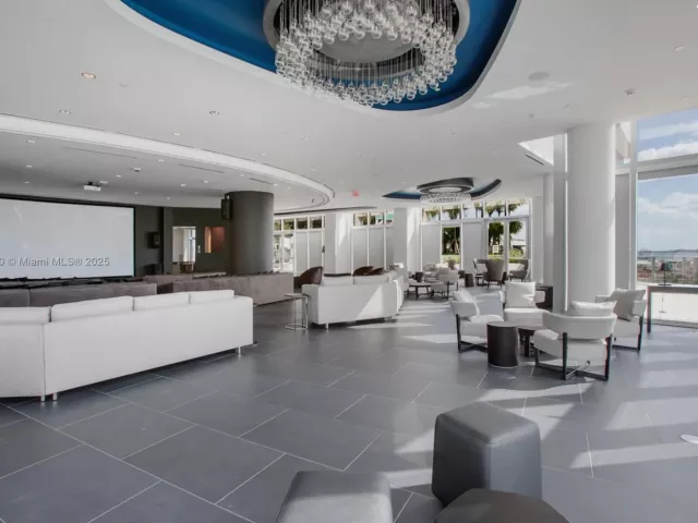 1-bedroom condo for sale in Miami - 851 NE 1ST Ave 1810 - MondialRealty