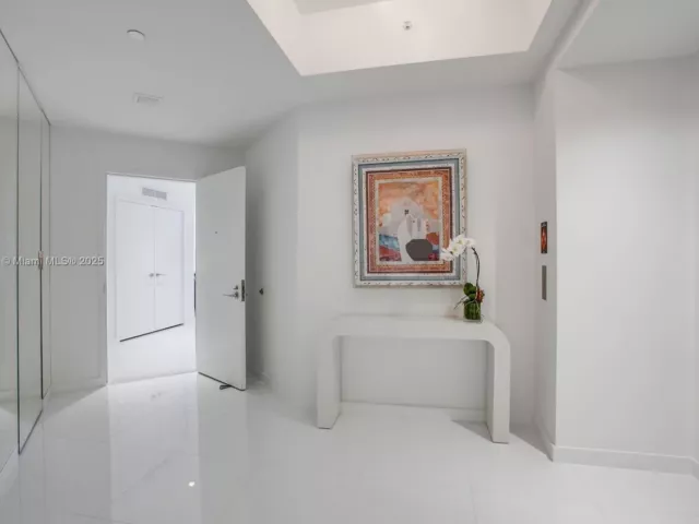 1-bedroom condo for sale in Miami - 851 NE 1ST Ave 1810 - MondialRealty