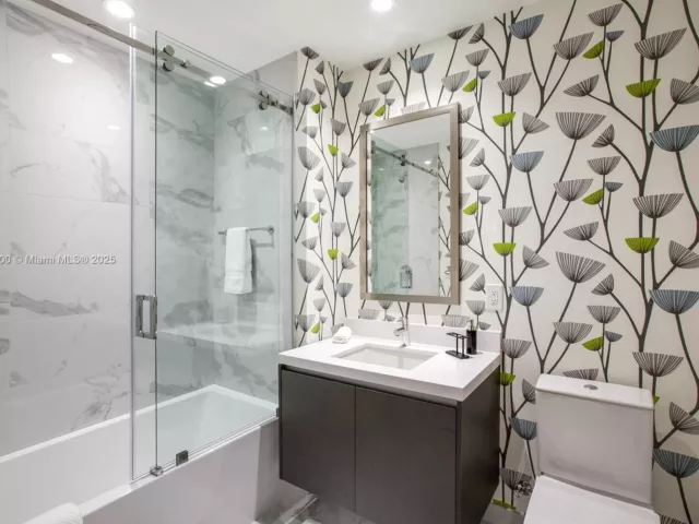 1-bedroom condo for sale in Miami - 851 NE 1ST Ave 1810 - MondialRealty