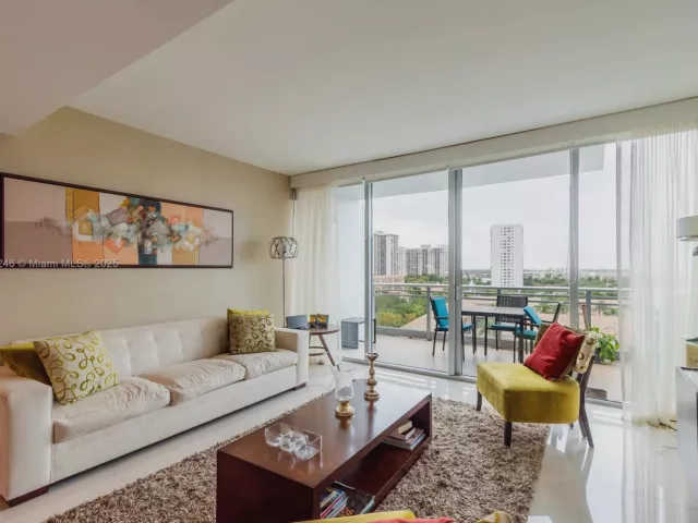 3-bedroom condo for sale in Aventura - 2950 NE 188th ST 504 - MondialRealty