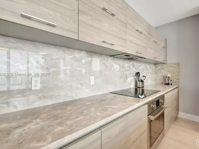 3-bedroom condo for sale in Miami - 1300 S Miami Ave PH5001 - MondialRealty